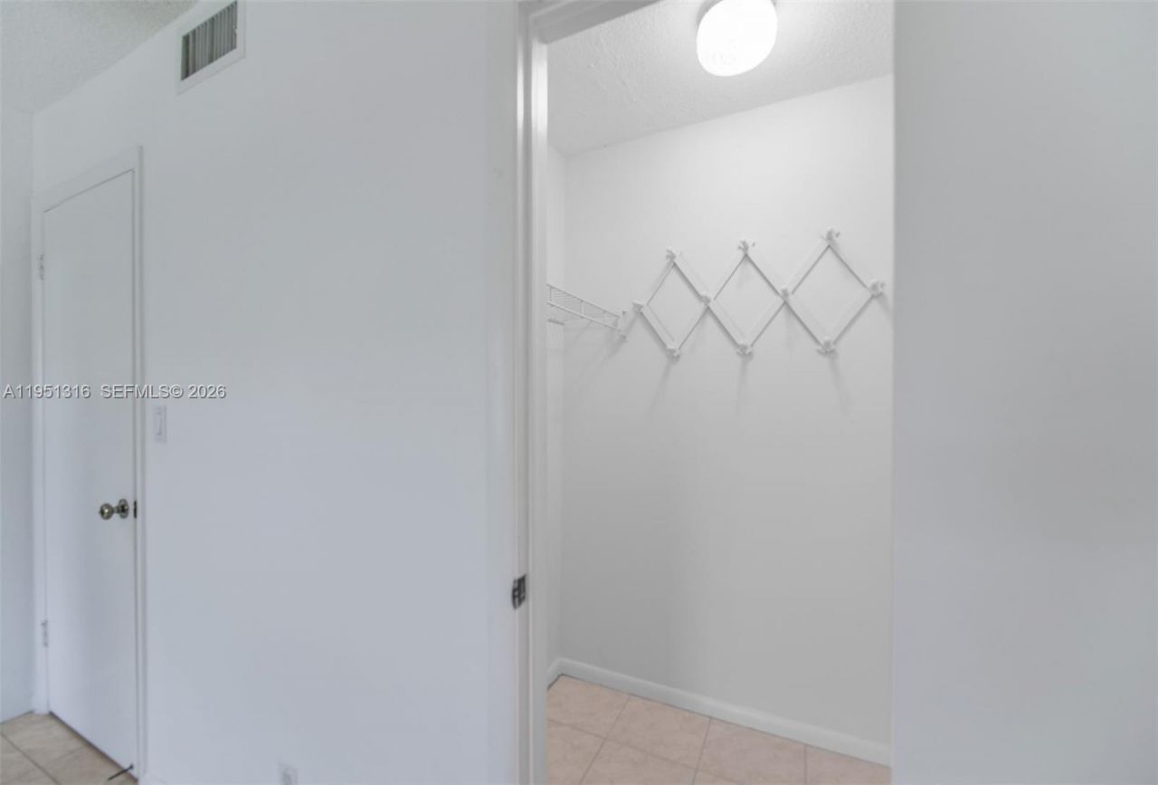 3071 NW 47th Ter , Unit 321, Lauderdale Lakes, FL 33313 Photo