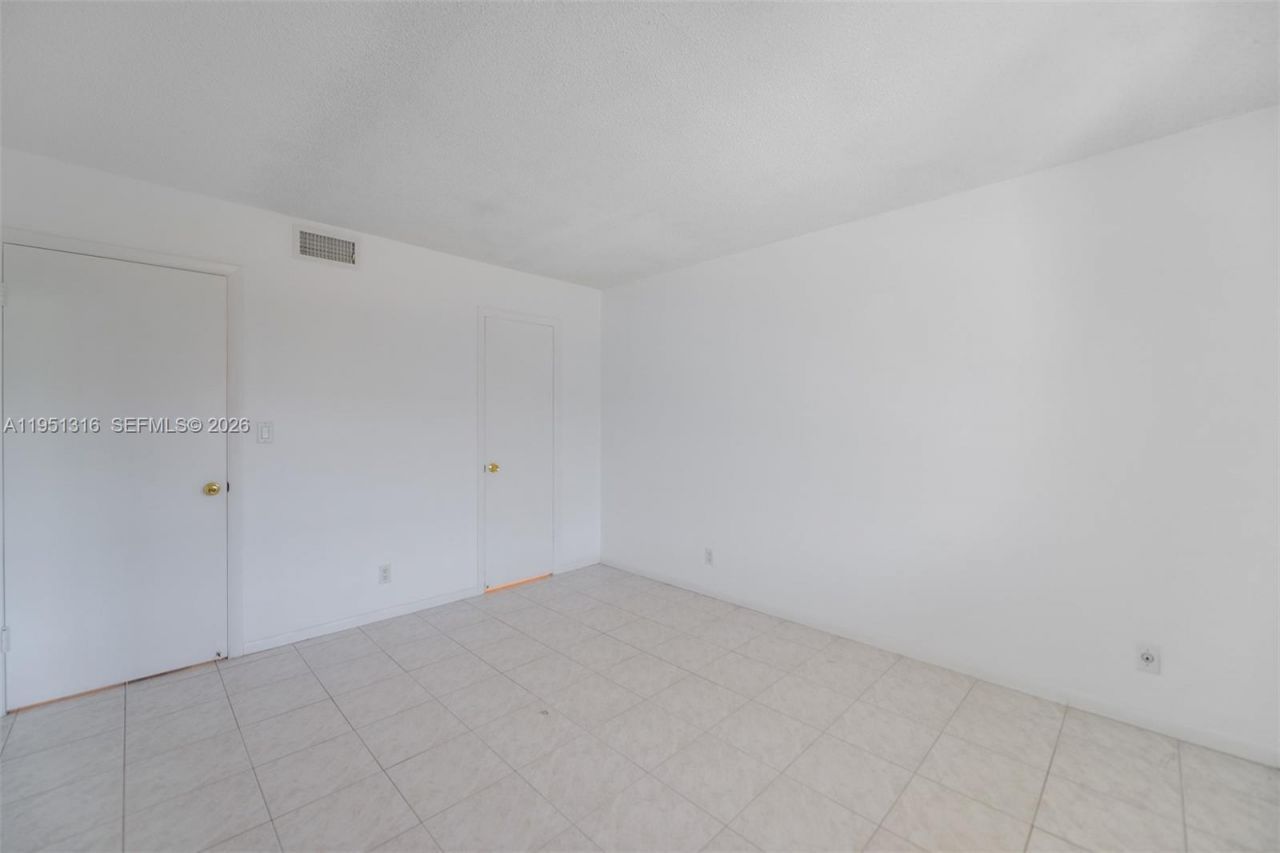3071 NW 47th Ter , Unit 321, Lauderdale Lakes, FL 33313 Photo