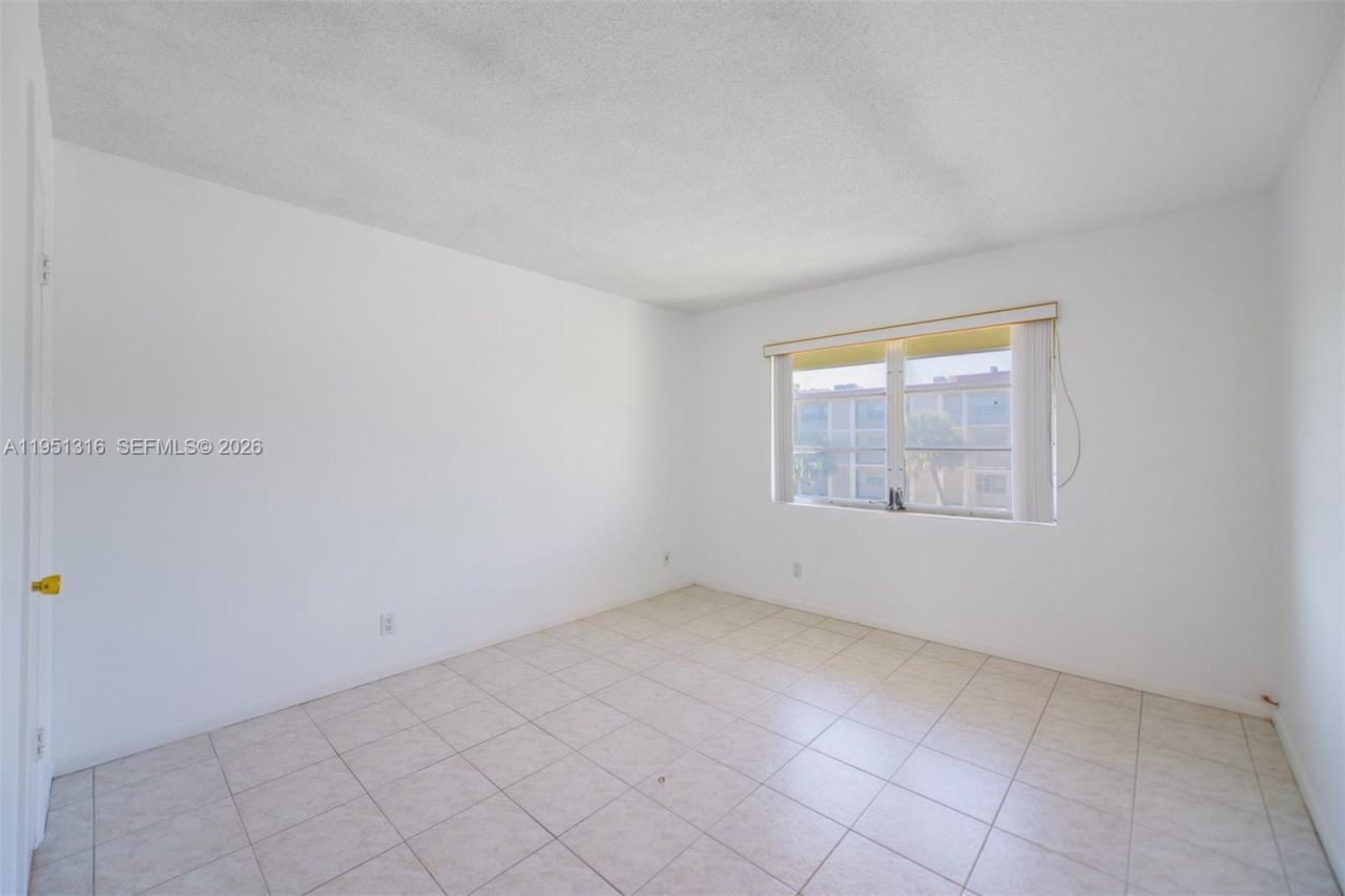 3071 NW 47th Ter , Unit 321, Lauderdale Lakes, FL 33313 Photo