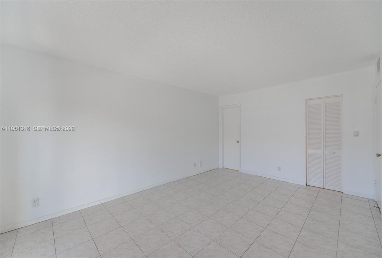 3071 NW 47th Ter , Unit 321, Lauderdale Lakes, FL 33313 Photo