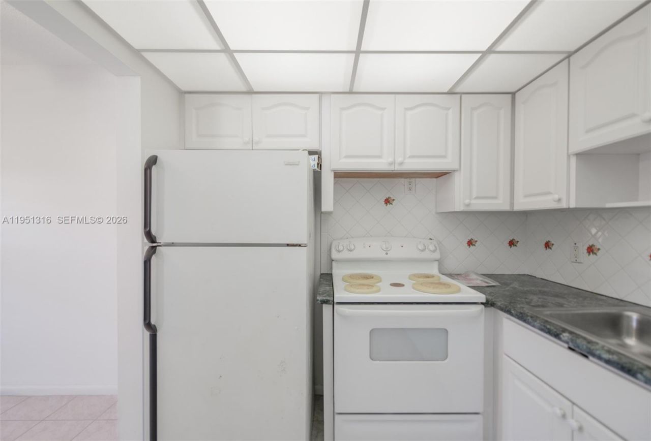 3071 NW 47th Ter , Unit 321, Lauderdale Lakes, FL 33313 Photo