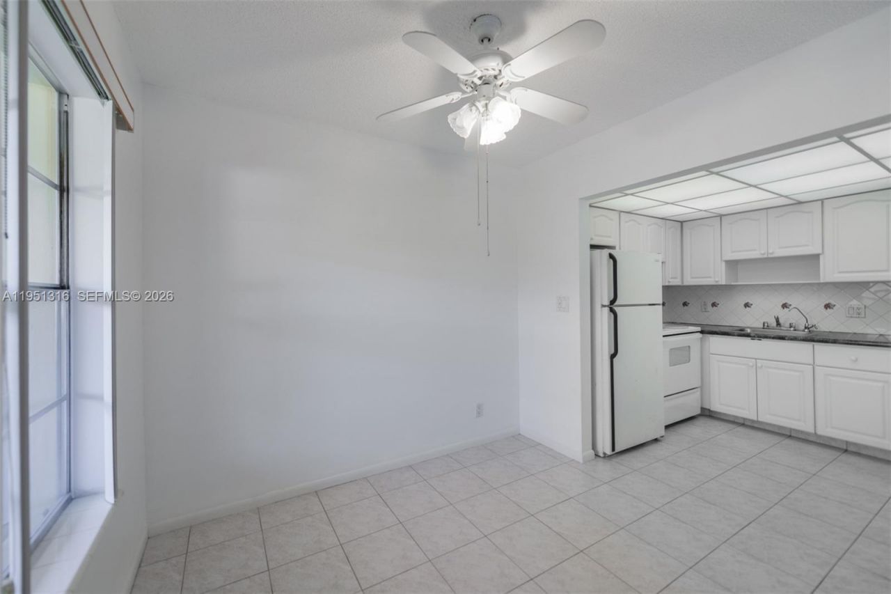 3071 NW 47th Ter , Unit 321, Lauderdale Lakes, FL 33313 Photo