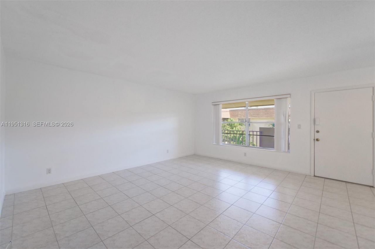 3071 NW 47th Ter , Unit 321, Lauderdale Lakes, FL 33313 Photo