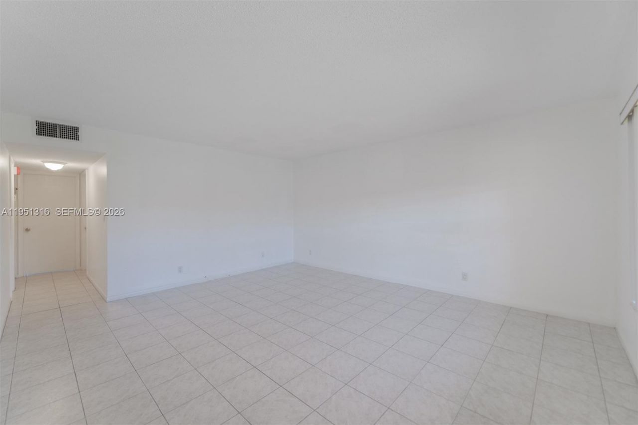 3071 NW 47th Ter , Unit 321, Lauderdale Lakes, FL 33313 Photo