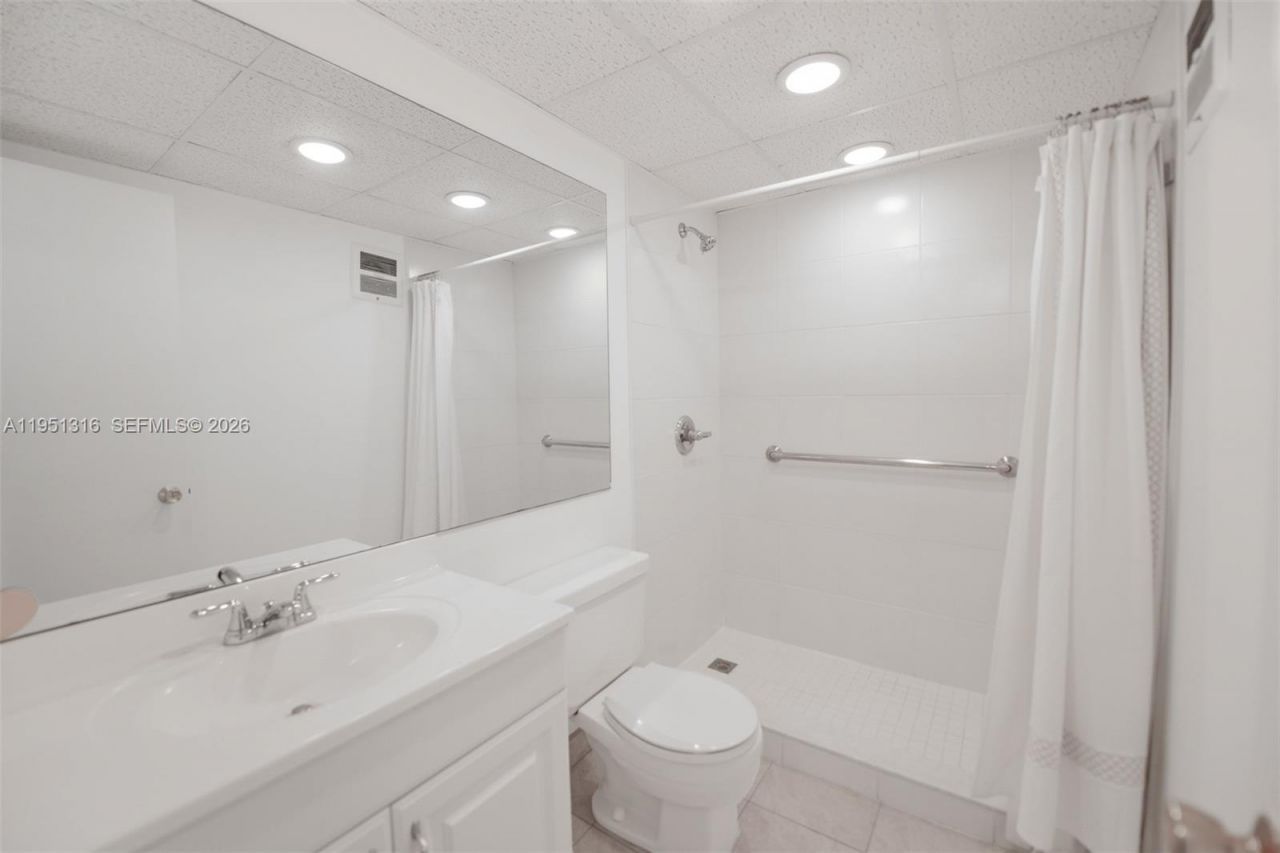 3071 NW 47th Ter , Unit 321, Lauderdale Lakes, FL 33313 Photo