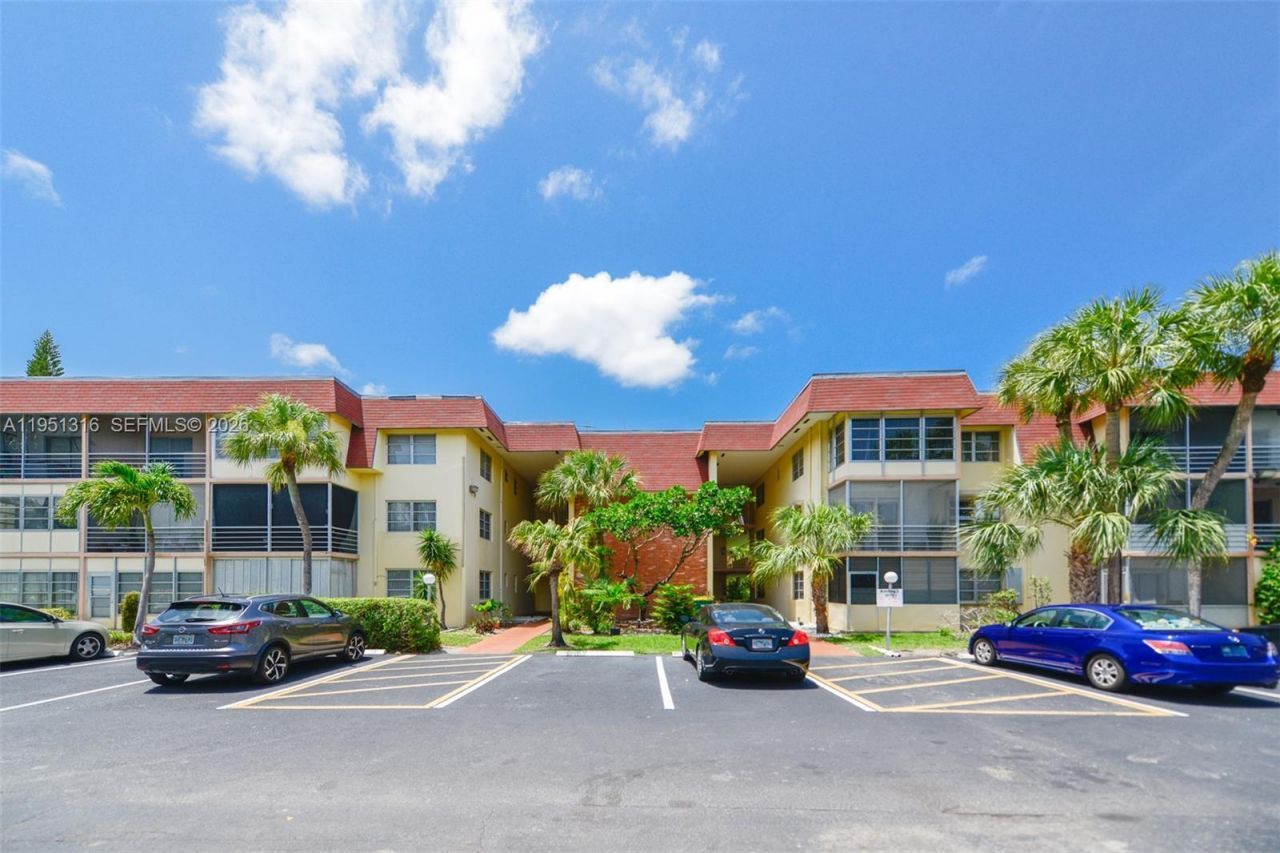 3071 NW 47th Ter , Unit 321, Lauderdale Lakes, FL 33313 Photo