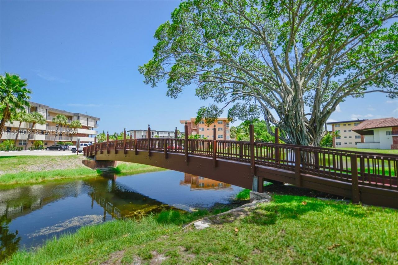 3071 NW 47th Ter , Unit 321, Lauderdale Lakes, FL 33313 Photo