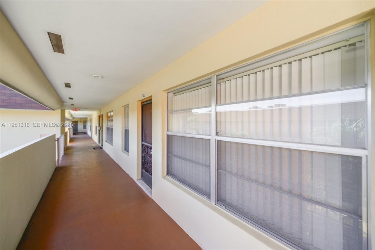 3071 NW 47th Ter , Unit 321, Lauderdale Lakes, FL 33313 Photo