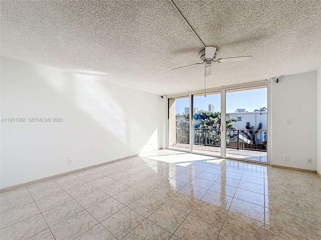 2412 NE 11th St, Unit 160, Hallandale Beach, FL 33009 Photo
