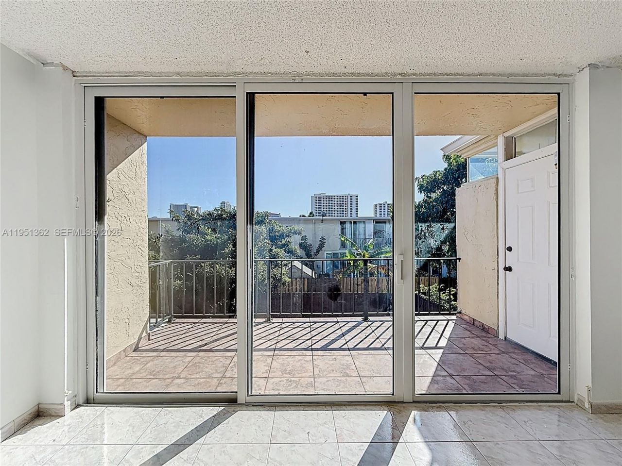 2412 NE 11th St, Unit 160, Hallandale Beach, FL 33009 Photo