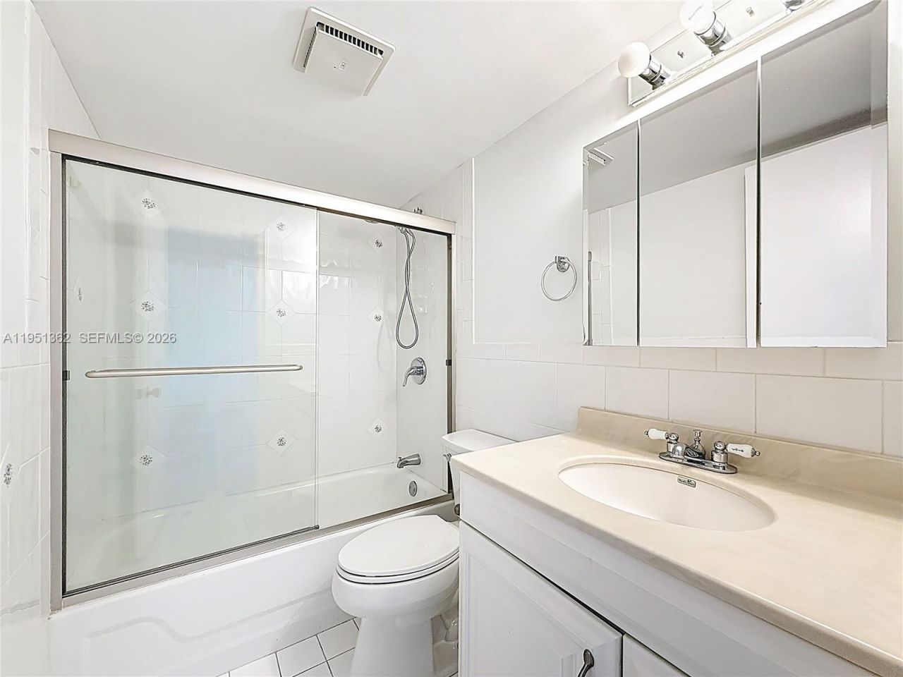 2412 NE 11th St, Unit 160, Hallandale Beach, FL 33009 Photo