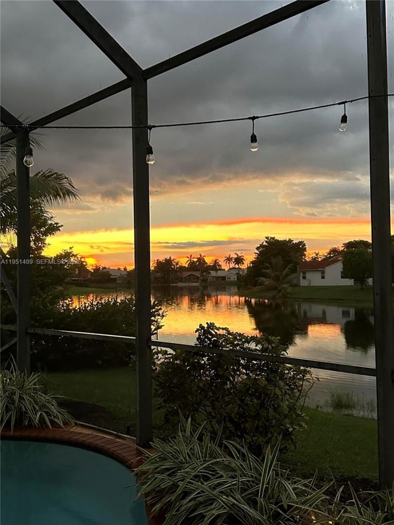 18715 NW 1st St, Pembroke Pines, FL 33029 Photo