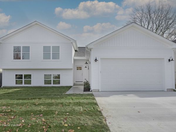 1507 6th Street, Harvard, IL 60033