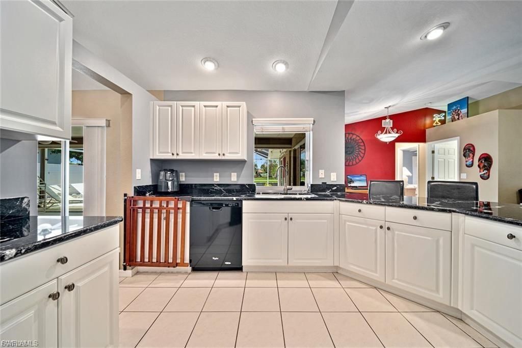 22 SE 13th Ave, Cape Coral, FL 33990 Photo