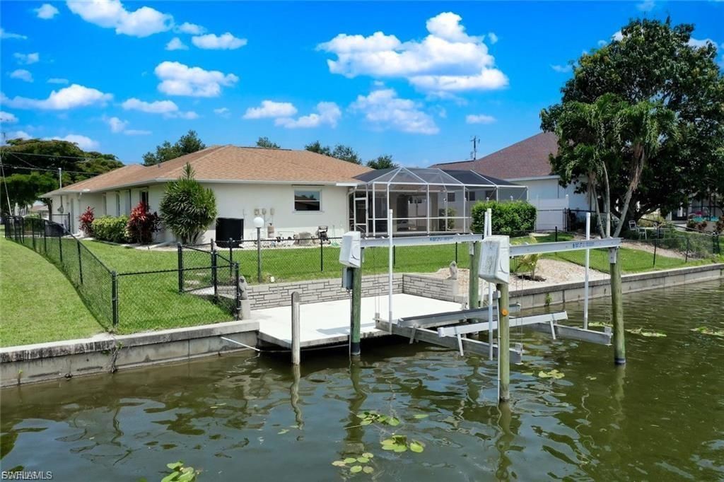 22 SE 13th Ave, Cape Coral, FL 33990 Photo
