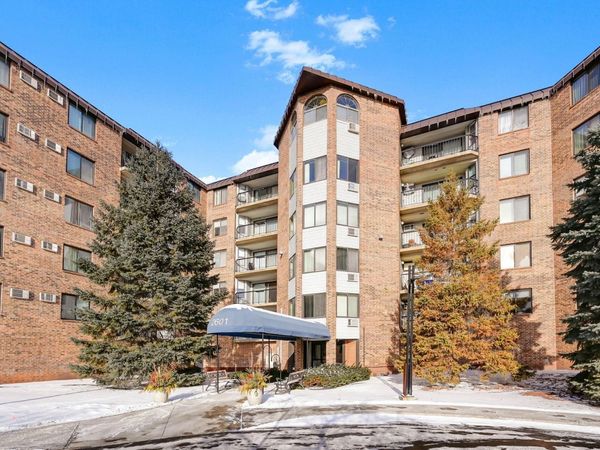 2601 Kenzie Terrace, Unit 425, Saint Anthony, MN 55418