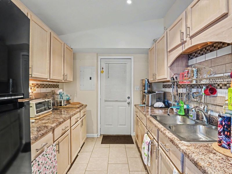 208 Rawson Drive, New Carlisle, OH 45344 Photo 6