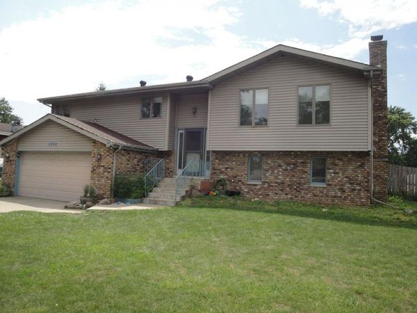 2308 Flint Court, Dyer, IN 46311