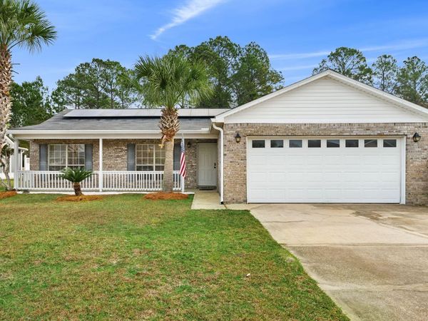 88 Tropical Way, Freeport, FL 32439