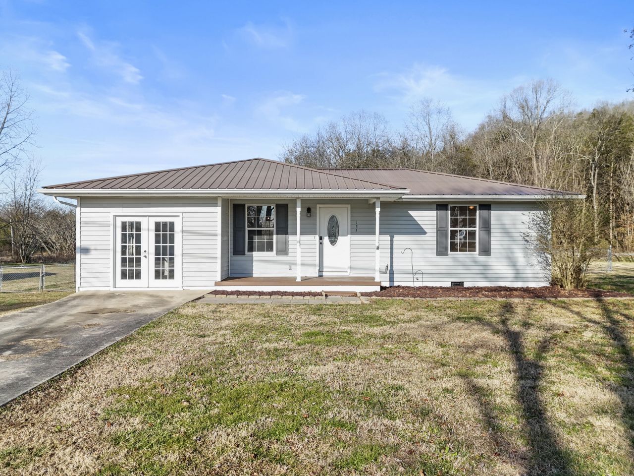 135 Cedar Point Lane, South Pittsburg, TN 37380 Main Photo