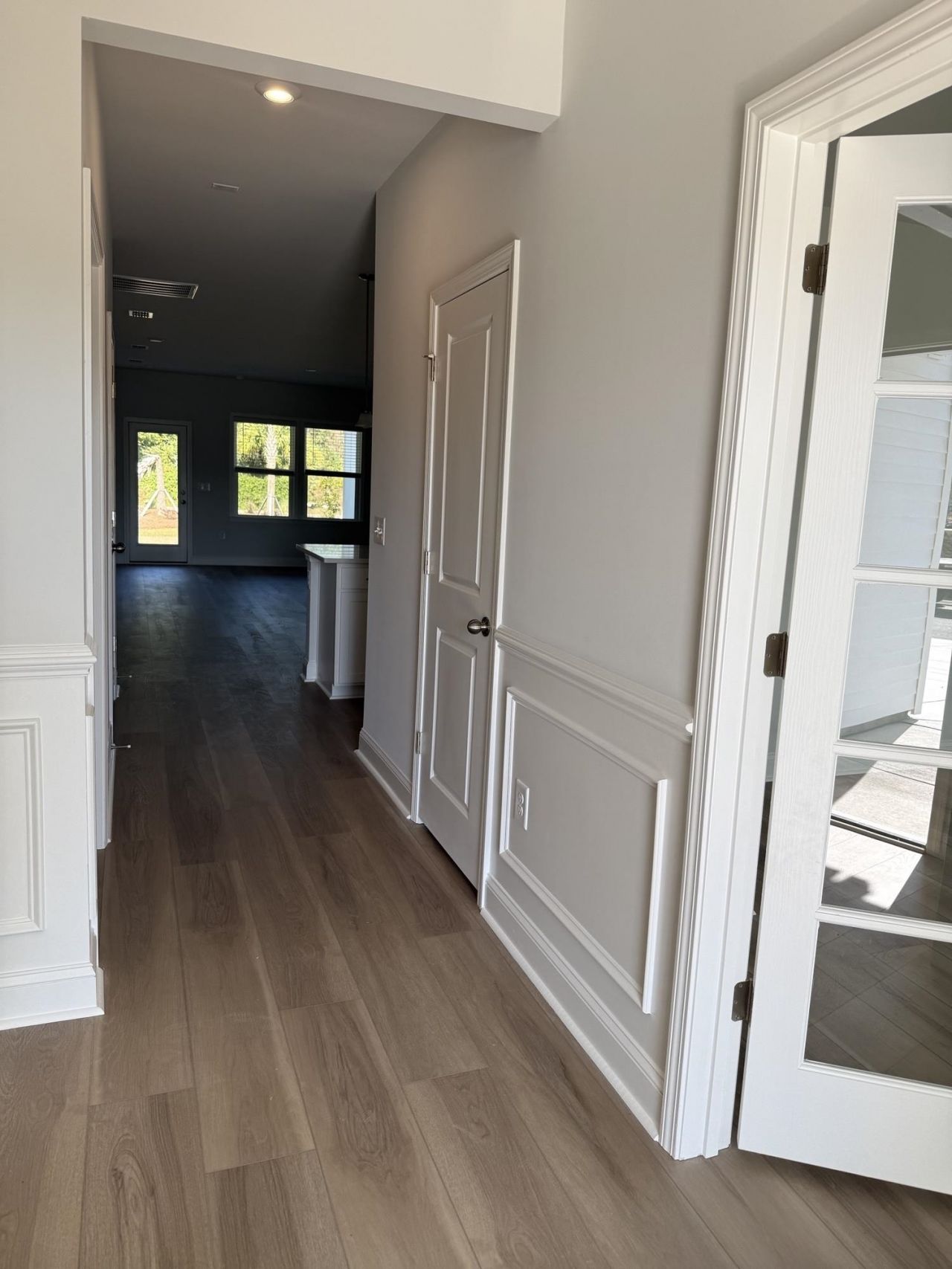 355 River Edge Dr. Photo 2