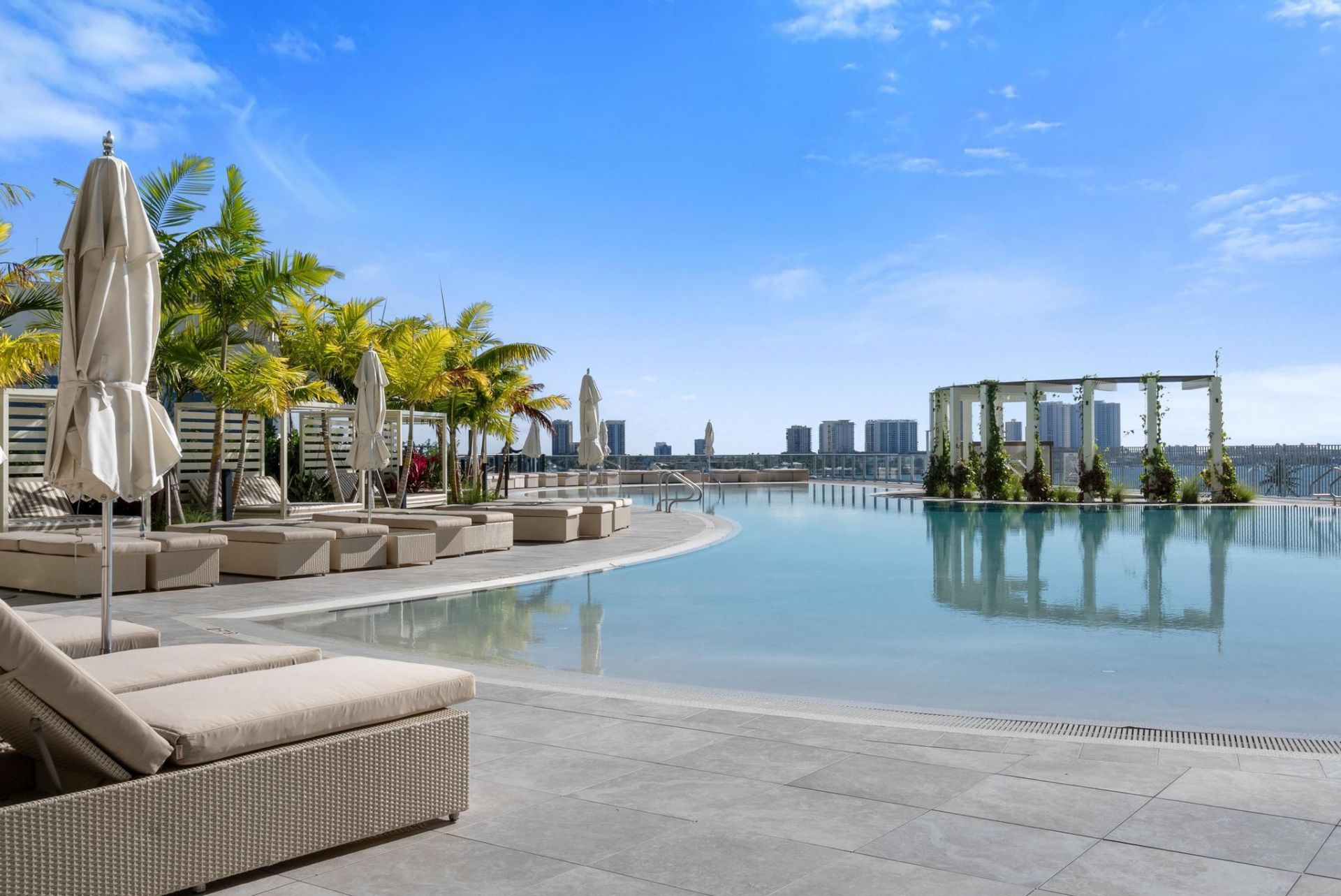 220 Lake Shore Drive, Unit 817, Lake Park, FL 33403 Photo