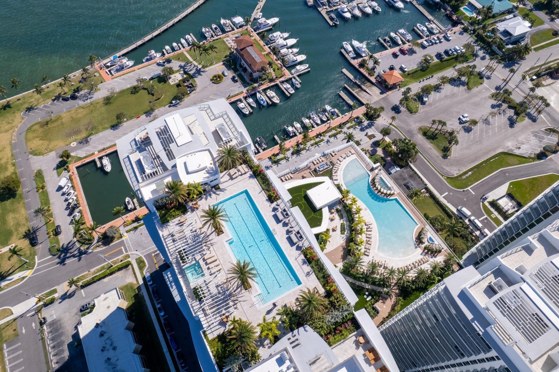 220 Lake Shore Drive, Unit 817, Lake Park, FL 33403 Photo