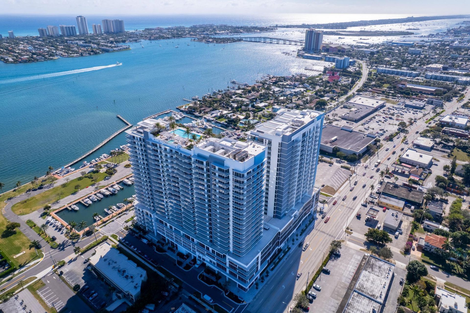 220 Lake Shore Drive, Unit 817, Lake Park, FL 33403 Photo