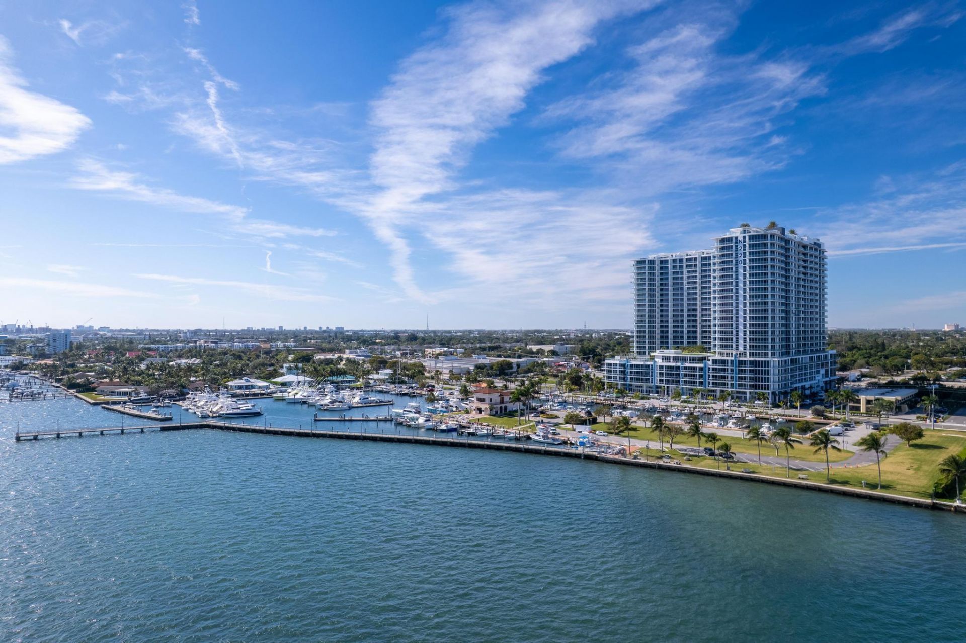 220 Lake Shore Drive, Unit 817, Lake Park, FL 33403 Photo