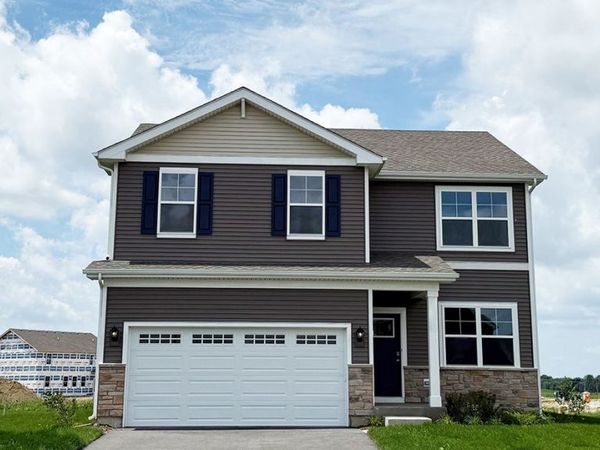 2603 Camelback Drive, Pingree Grove, IL 60140