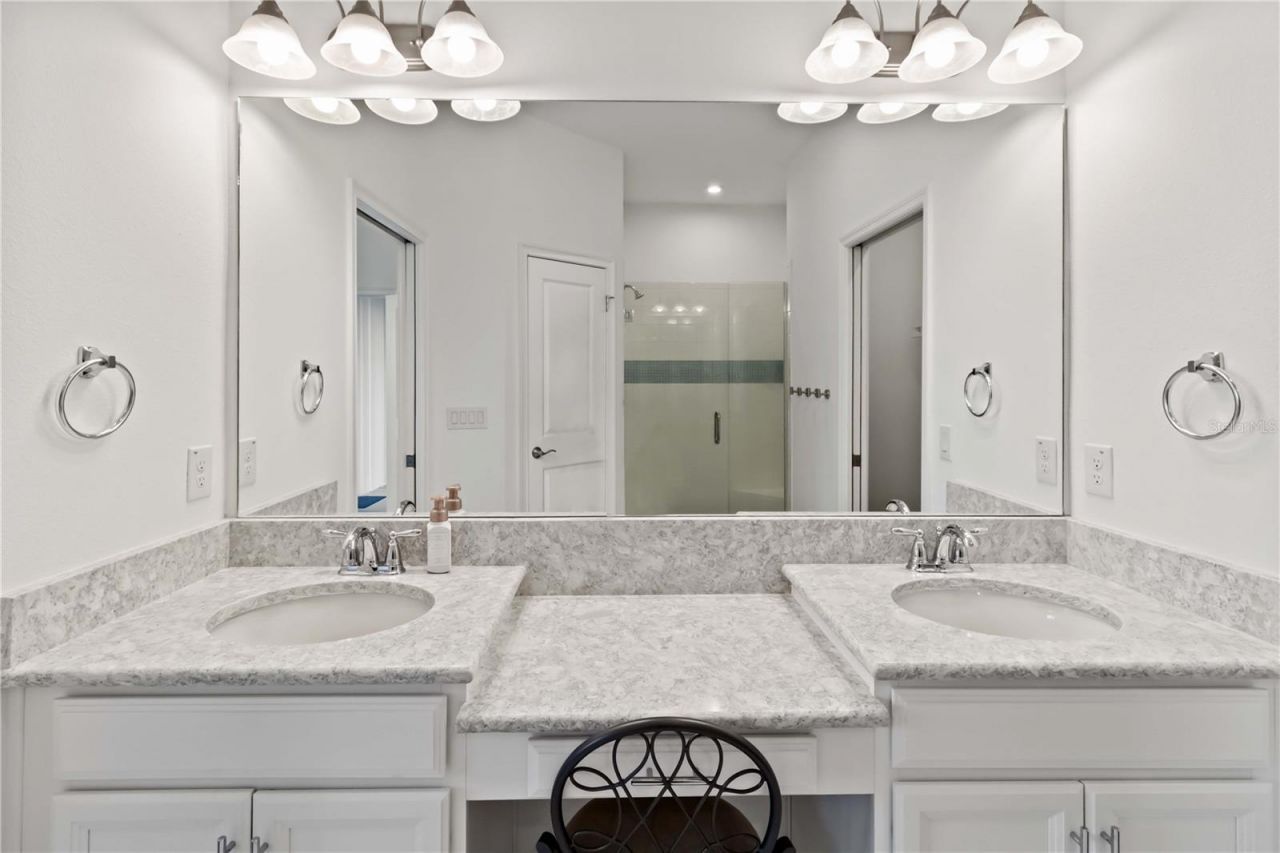 10934 Wendover Drive, Palmetto, FL 34221 Photo