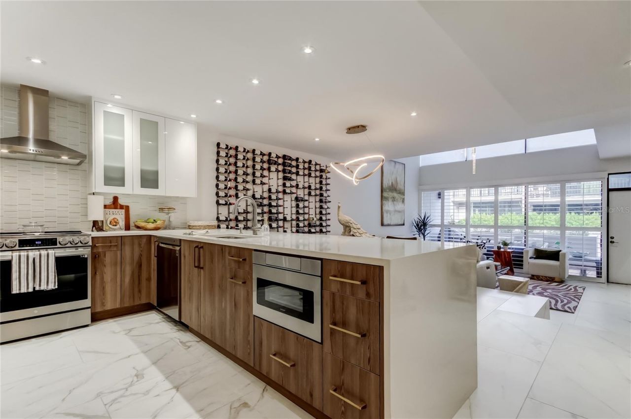 301 2nd Street N, Unit 10, Saint Petersburg, FL 33701 Photo