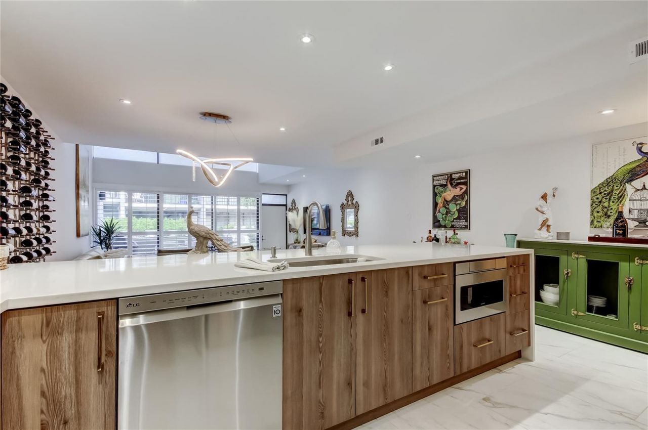 301 2nd Street N, Unit 10, Saint Petersburg, FL 33701 Photo