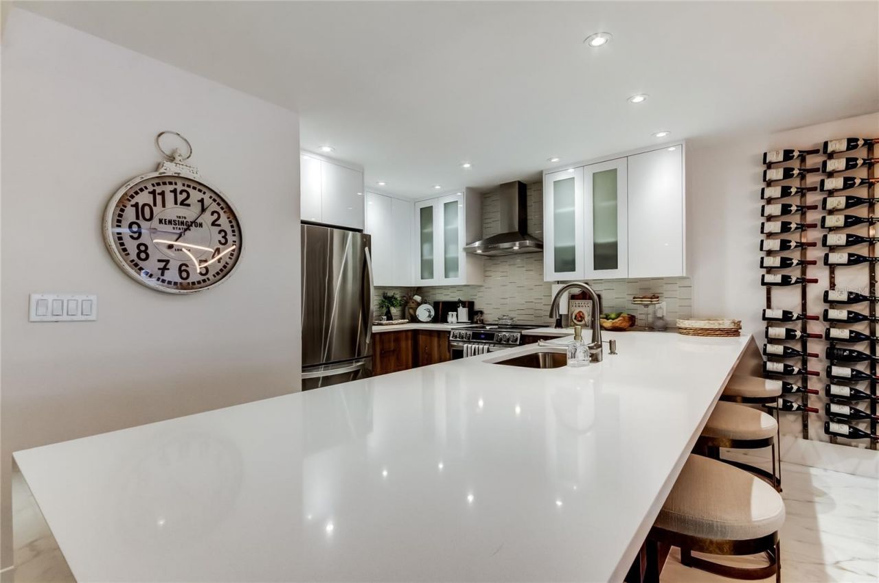 301 2nd Street N, Unit 10, Saint Petersburg, FL 33701 Photo