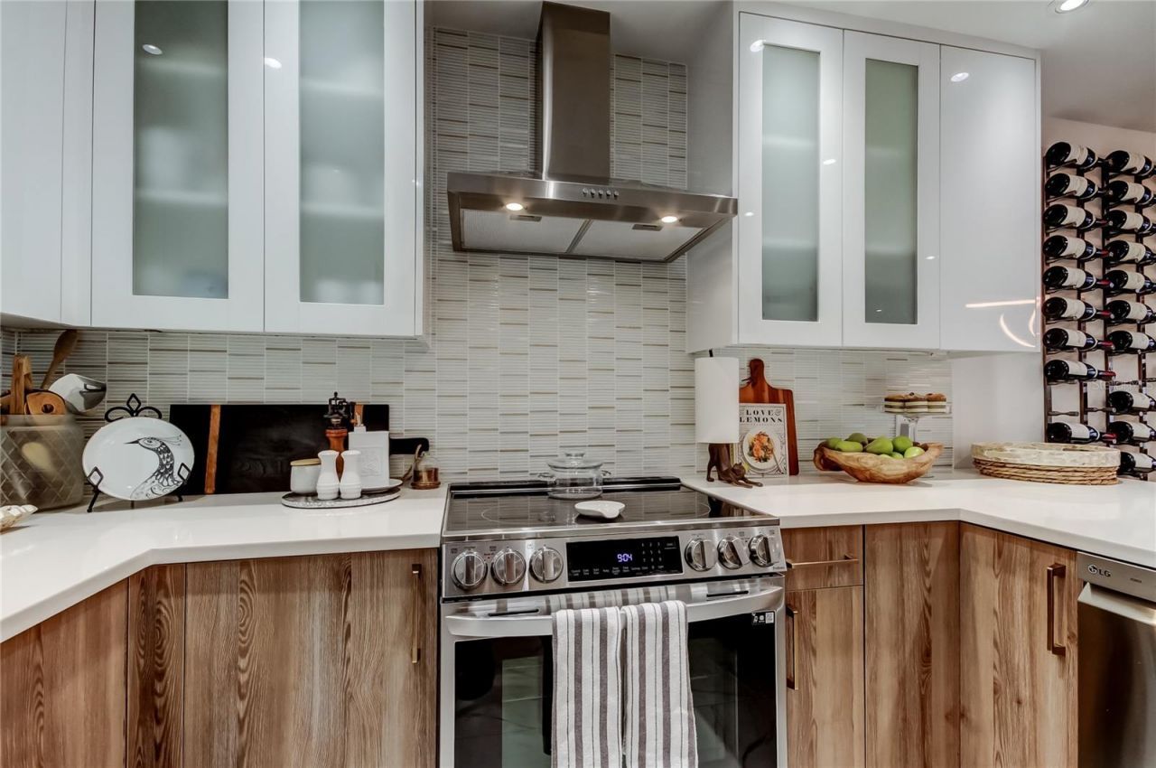 301 2nd Street N, Unit 10, Saint Petersburg, FL 33701 Photo