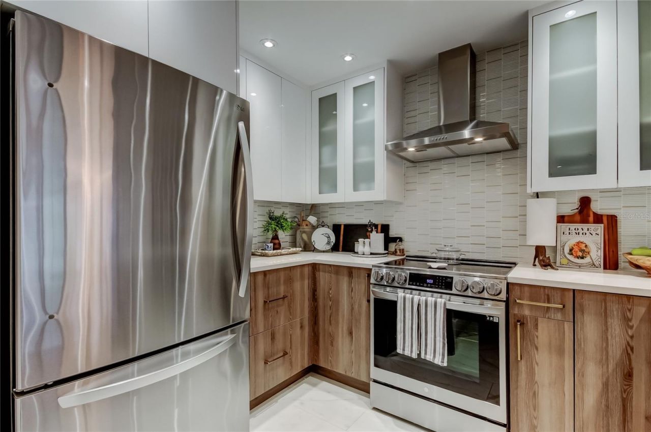 301 2nd Street N, Unit 10, Saint Petersburg, FL 33701 Photo