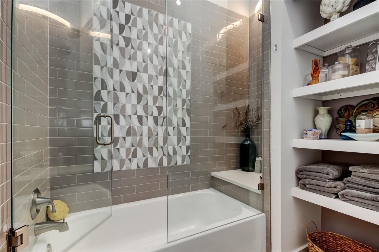 301 2nd Street N, Unit 10, Saint Petersburg, FL 33701 Photo