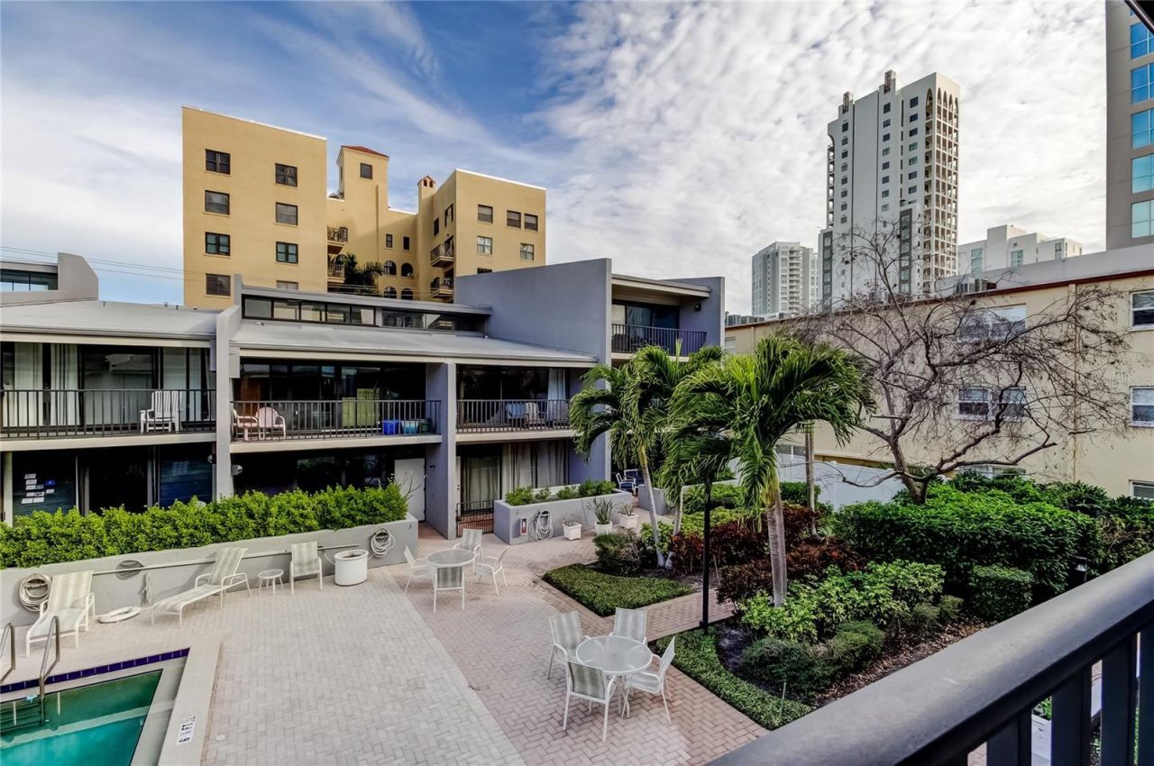 301 2nd Street N, Unit 10, Saint Petersburg, FL 33701 Photo