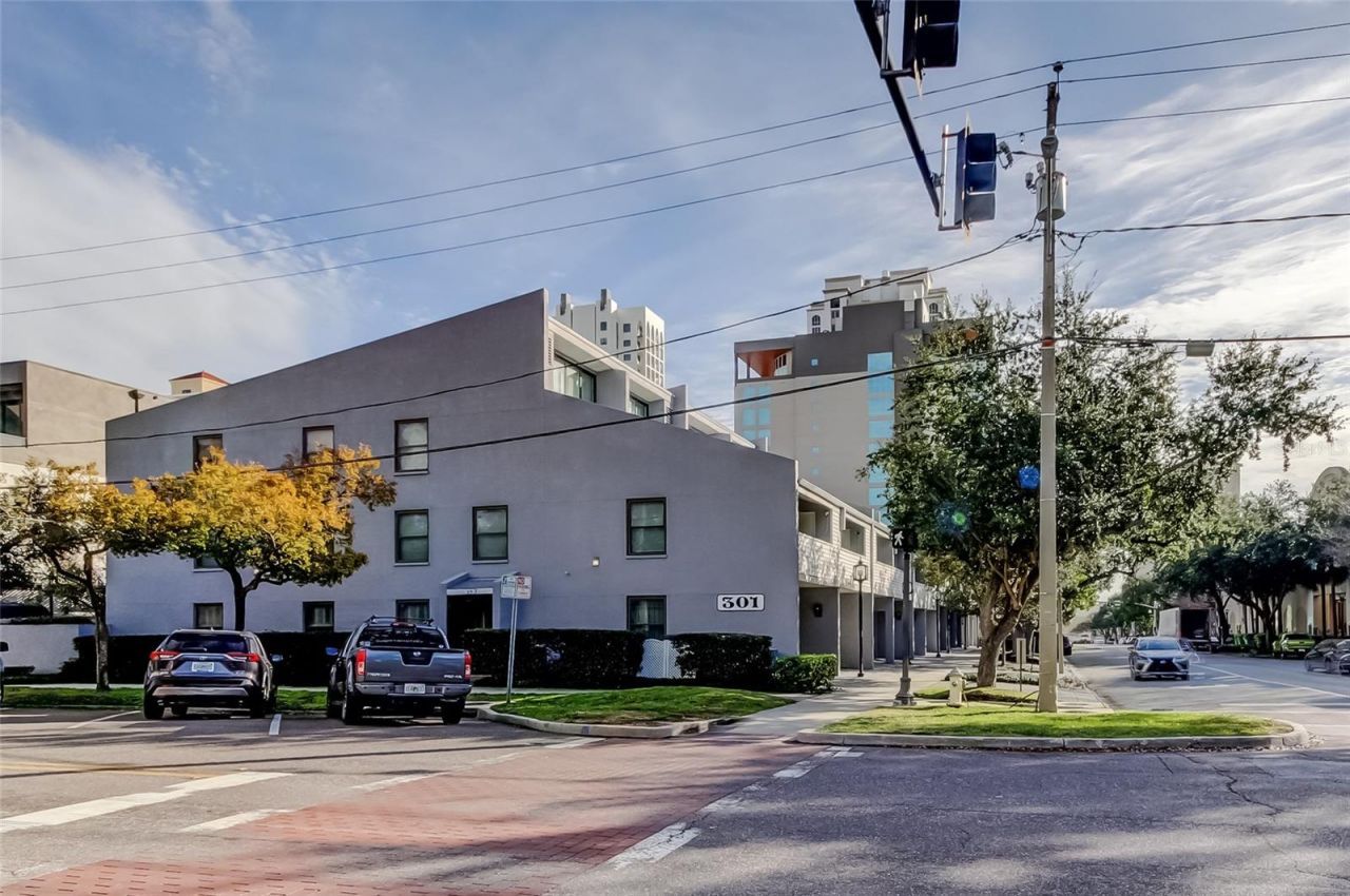 301 2nd Street N, Unit 10, Saint Petersburg, FL 33701 Photo