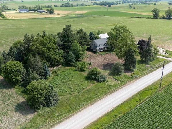 3213 305th St, Parnell, IA 52325
