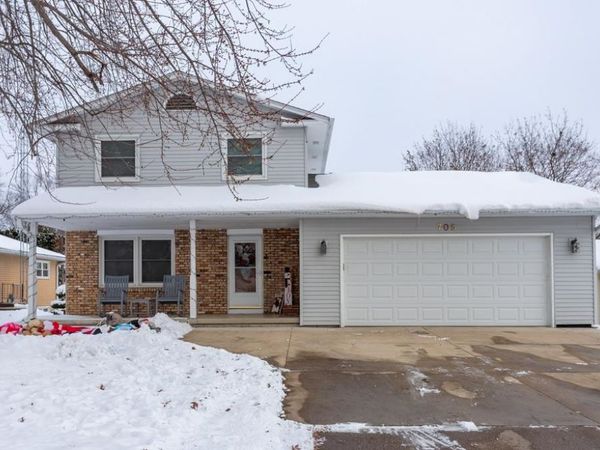 705 S 4th Street, Maquoketa, IA 52060