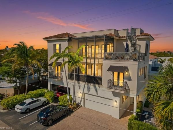 340 12th AVE S, Unit 6, NAPLES, FL 34102