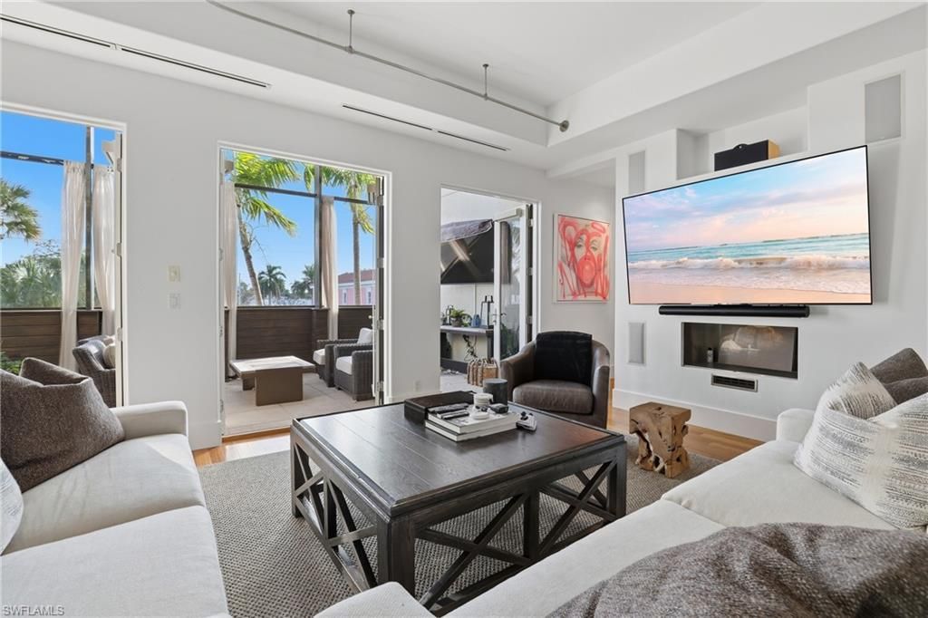 340 12th Ave S, Unit 6, Naples, FL 34102 Photo