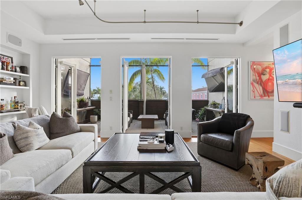 340 12th Ave S, Unit 6, Naples, FL 34102 Photo