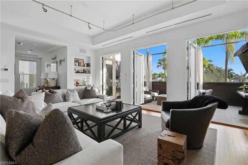 340 12th Ave S, Unit 6, Naples, FL 34102 Photo