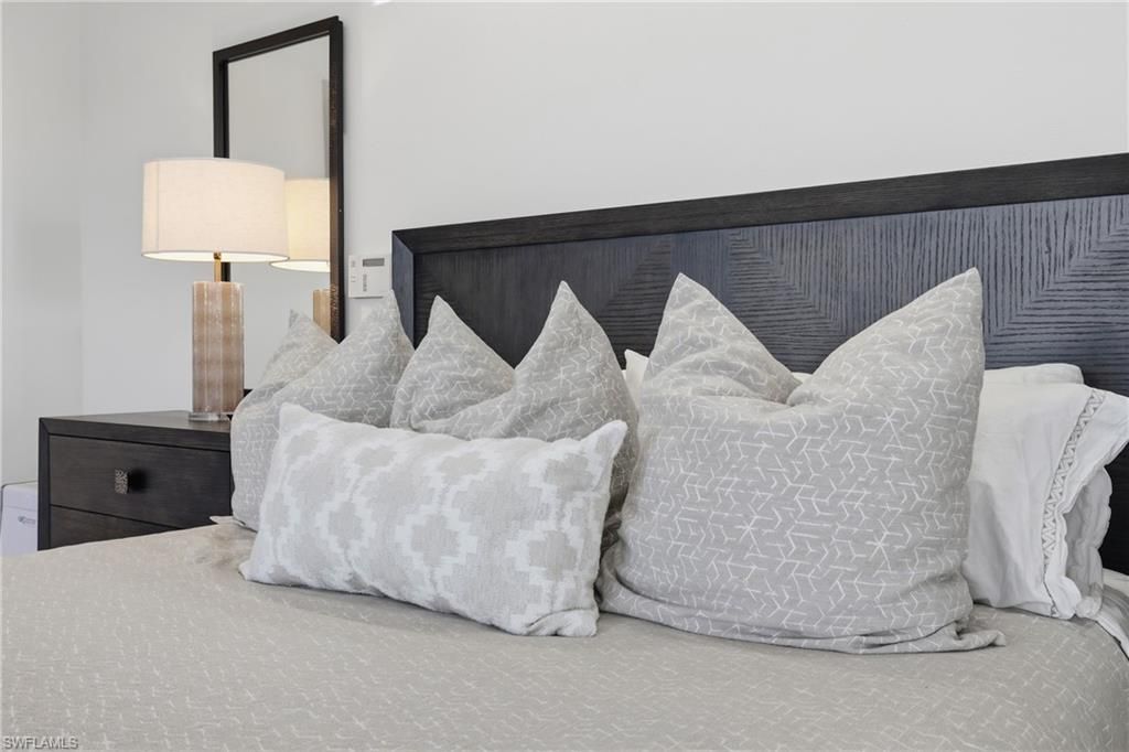 340 12th Ave S, Unit 6, Naples, FL 34102 Photo