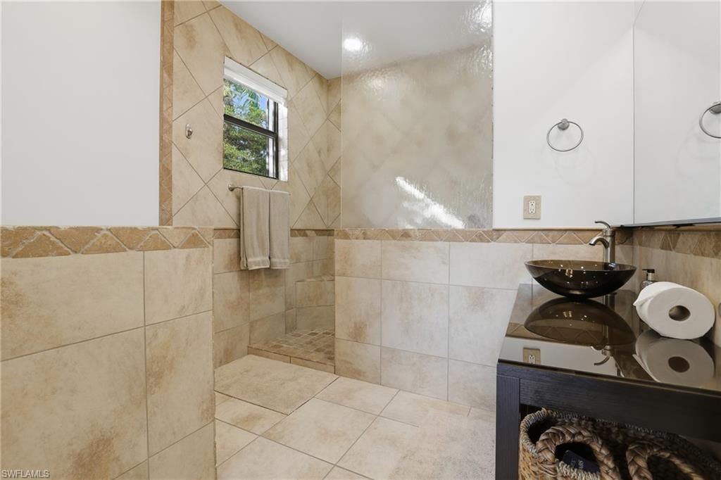 340 12th Ave S, Unit 6, Naples, FL 34102 Photo