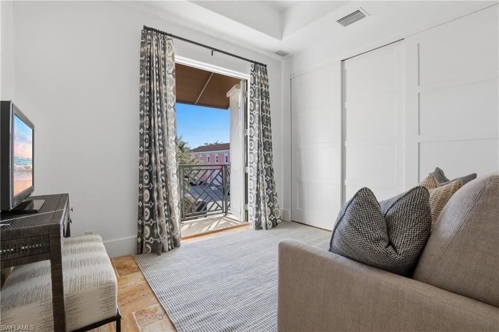 340 12th Ave S, Unit 6, Naples, FL 34102 Photo