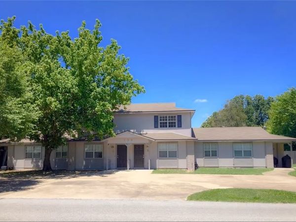106 NW Park Street, Unit C, Bentonville, AR 72712