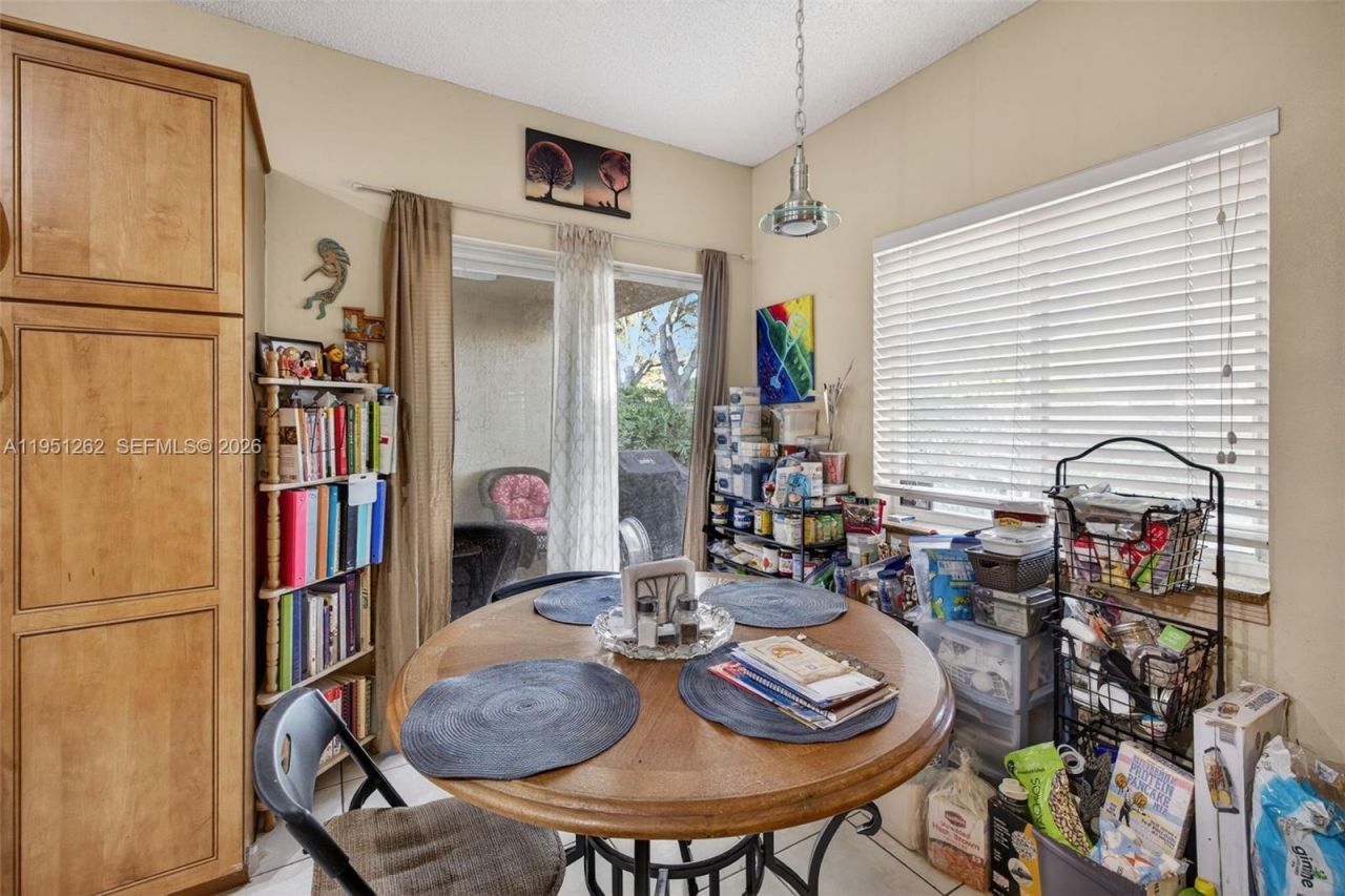 6008 N Golden Beauty Ln, Tamarac, FL 33321 Photo